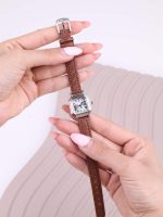 ساعت زنانه چرمی برند اولیجیا کد W401