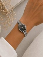 ساعت مچی زنانه بیضی بند نقره ای کد W478 - تصویر 4