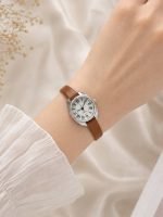ساعت مچی زنانه چرمی مینیمال کدW490 - تصویر 7