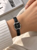 ساعت مچی زنانه مربع چرمی کد W460