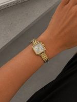 ساعت مچی زنانه طرح لویی ویتون بند طلایی کد W513 - تصویر 3